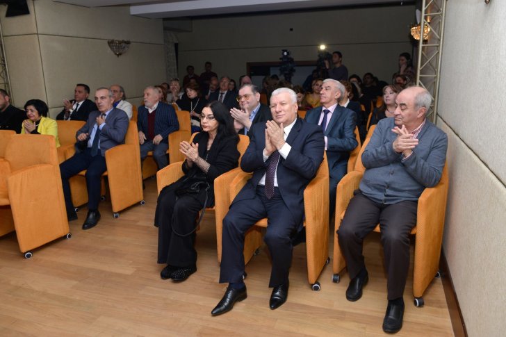 Musiqili Teatrda Hüseynağa Sadıqovun xatirə günü Musiqili Teatrda Hüseynağa Sadıqovun xatirə günü