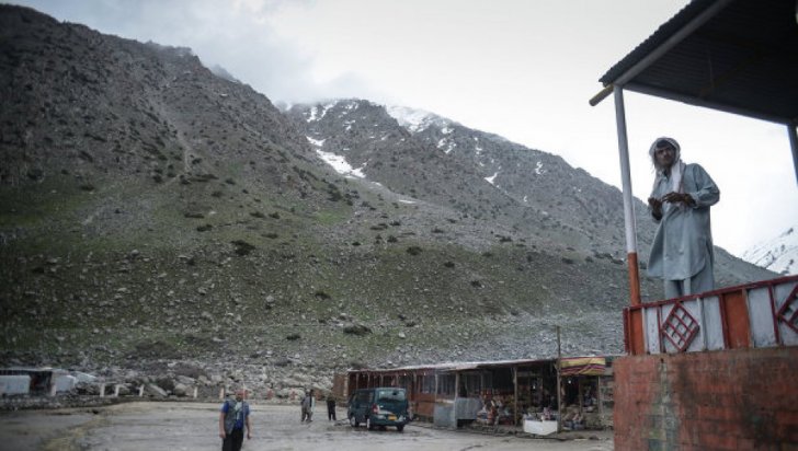 Pakistan Əfqanıstanla sərhəddə hasar çəkir