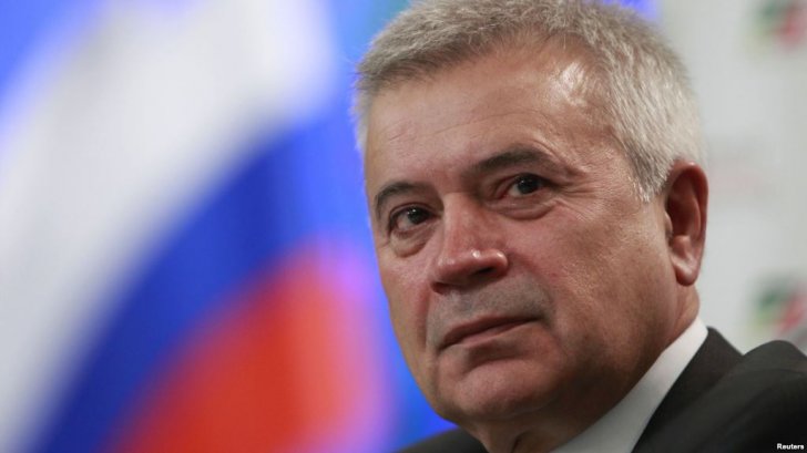 Vahid Ələkbərov yanacaqdoldurma məntəqələrini satır