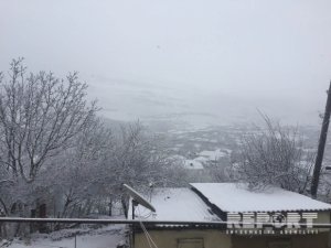 Aprelin ilk günü Lerikə qar yağıb