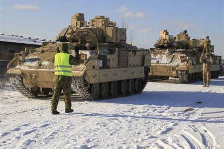 ABŞ tankları tarixdə ilk dəfə Moskvaya bu qədər yaxınlaşdı