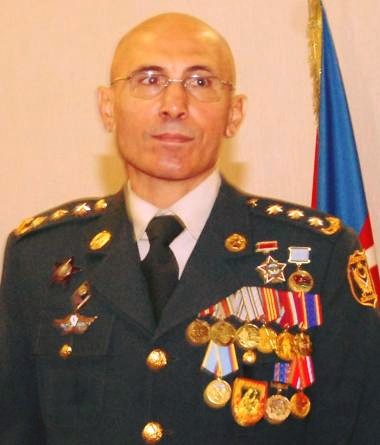 60 yaşlı azərbaycanlı polkovnik 5-ci dəfə evləndi: 32 yaşlı qızla - 60 yaşlı azərbaycanlı polkovnik 5-ci dəfə evləndi: 32 yaşlı qızla -