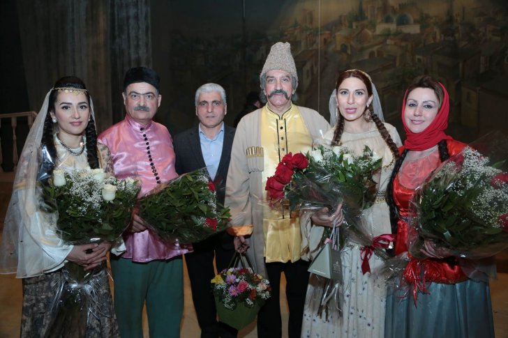 Xalq artisti İlham Namiq Kamal: “Musiqili Teatr mayaka çevrilir” Xalq artisti İlham Namiq Kamal: “Musiqili Teatr mayaka çevrilir”