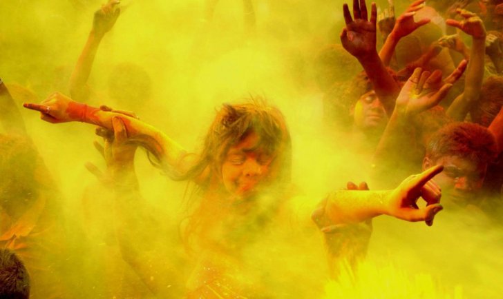Hindistanda Holi festivalından rəngarəng Hindistanda Holi festivalından rəngarəng
