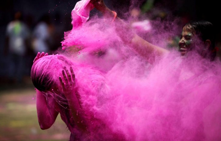 Hindistanda Holi festivalından rəngarəng Hindistanda Holi festivalından rəngarəng
