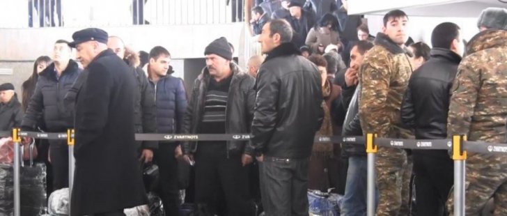 Üç ay ərzində Ermənistanı 20 mindən çox insan tərk edib