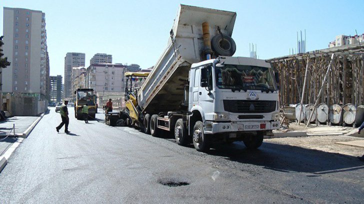 Daha bir küçədə təmir işləri aparılır - Daha bir küçədə təmir işləri aparılır -