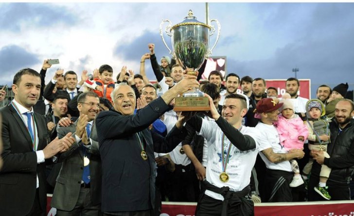 Çempionluq kuboku “Qarabağ” klubuna təqdim edilib