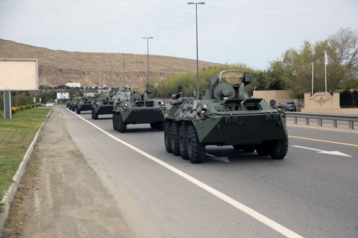 Rusiyadan Azərbaycana müasir silah və hərbi texnikanın yeni partiyası gətirilib Rusiyadan Azərbaycana müasir silah və hərbi texnikanın yeni partiyası gətirilib