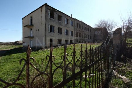 Aprel müharibəsindən sonra ermənilərin qoyub qaçdığı kənd - 