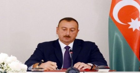 Prezident bu şəxsləri mükafatlandırdı -
