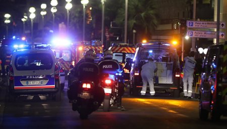 Fransada prezidenti seçkiləri: Parisdəki iğtişaşlar zamanı