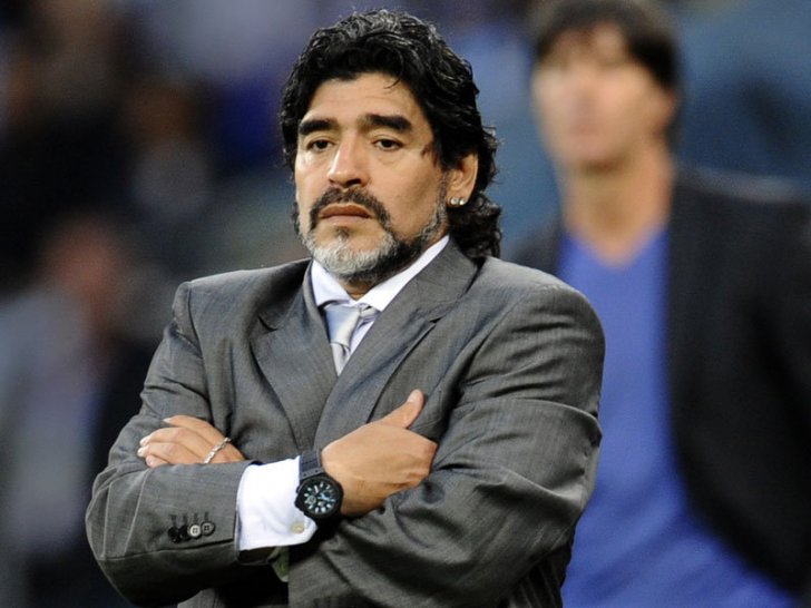 Maradona yenə məşqçi oldu