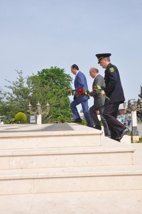 Lənkəranda “Radikalizm və ekstremizmin mahiyyəti, yaranma səbəbləri və onlara qarşı mübarizənin hüquqi əsasları” mövzusunda regional tədbir keçirilib - Lənkəranda “Radikalizm və ekstremizmin mahiyyəti, yaranma səbəbləri və onlara qarşı mübarizənin hüquqi əsasları” mövzusunda regional tədbir keçirilib -
