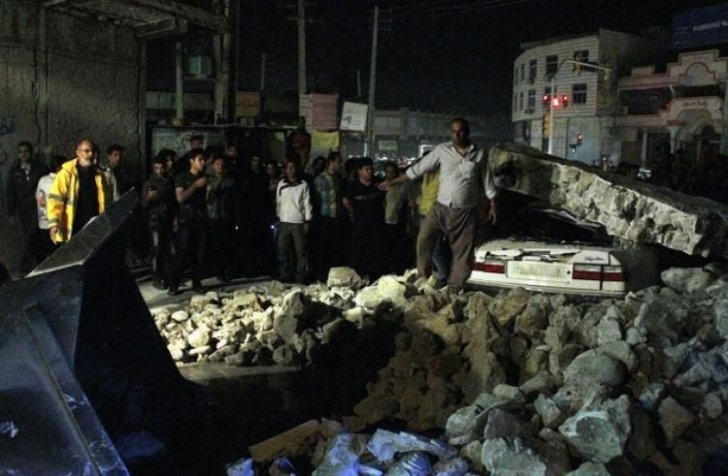 İranda güclü zəlzələ nəticəsində azı 3 nəfər ölüb, 225 nəfər xəsarət alıb