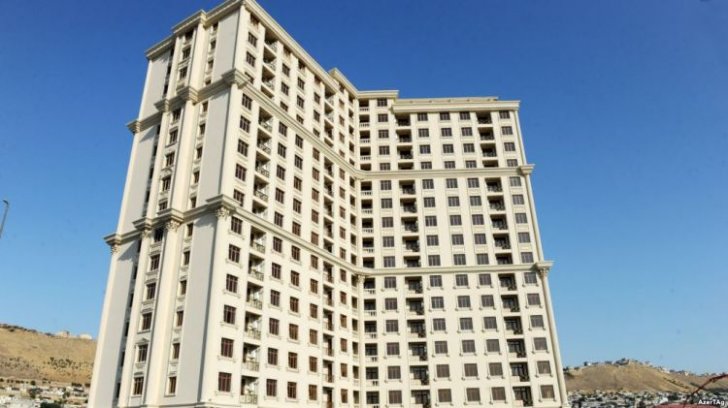 Jurnalistlərə yeni binada mənzillərin verilməsinin