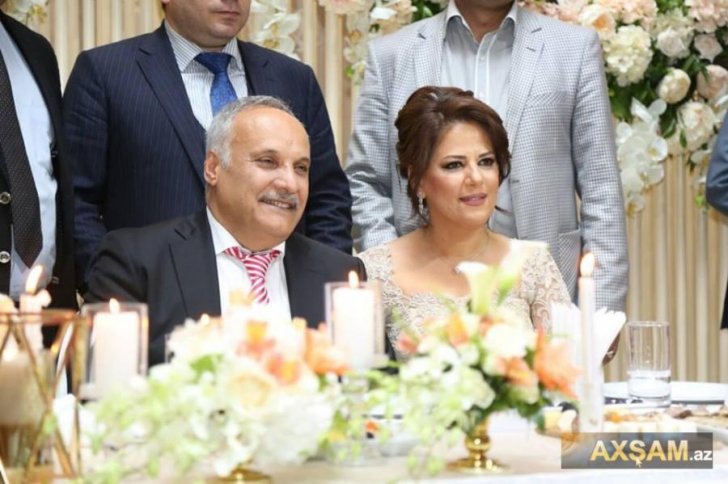 Xalq artistinin iranlı iş adamı ilə toyu -