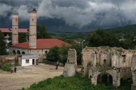Erməni silahlı bölmələrinin Azərbaycanın Şuşa şəhərini işğal etməsindən 25 il ötür