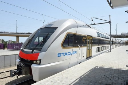 Bakıda elektrik qatarları