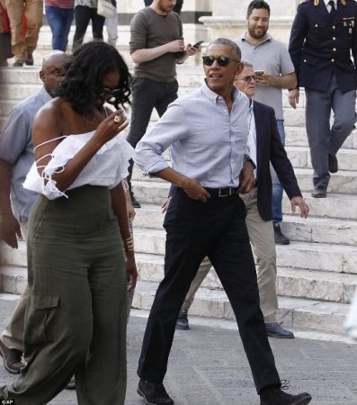 Mişel Obamanın diqqətləri çəkən geyimi - 