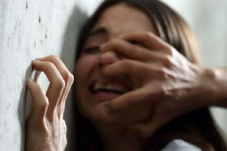 Azyaşlı qıza təcavüz edən azərbaycanlı axtarışa verildi -
