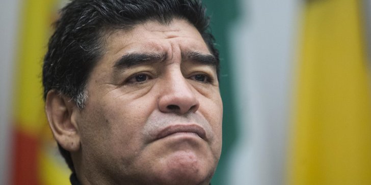 Maradonanın əllə vurduğu qolu görməyən hakim dünyasını dəyişib -