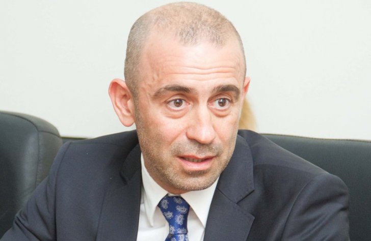 Polis Vahid Mustafayevi saxladı, avtobusa mindirib yola saldı -