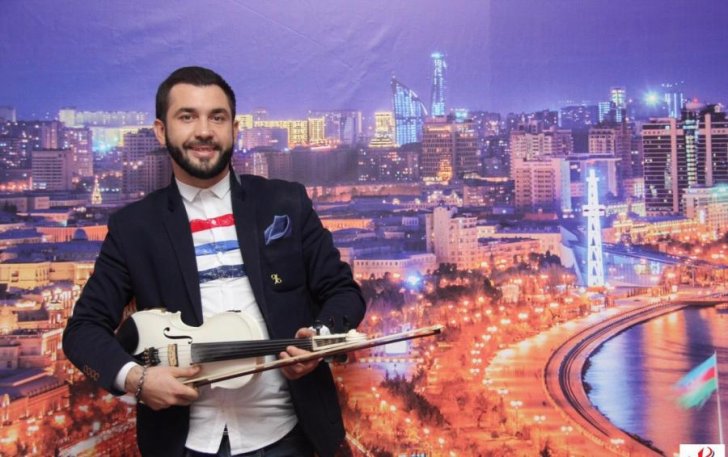 Şou-biznesin heç vaxt ailə qurmayan kişiləri - Şou-biznesin heç vaxt ailə qurmayan kişiləri -