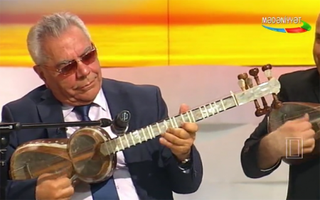 Millət vəkili efirdə tar çaldı -