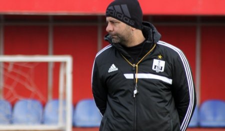 Azərbaycanın tanınmış baş məşqçisi indi sürücü işləyir
