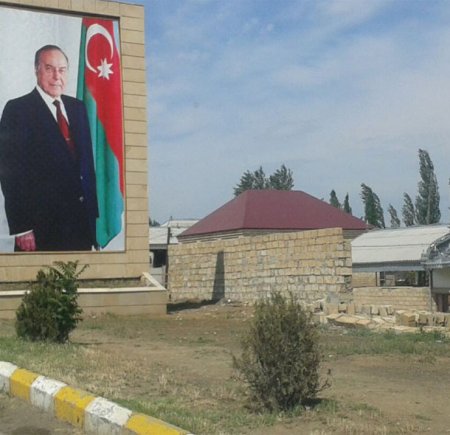Nizaməddin Quliyevin villası... və rayonun bərbad yolları - 