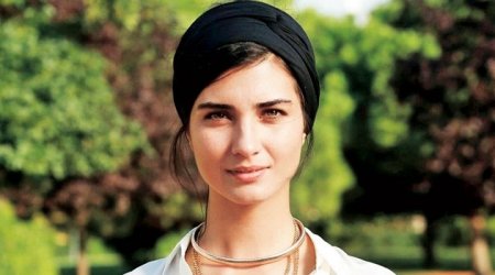 Tuba Büyüküstünün yeni sevgilisi -