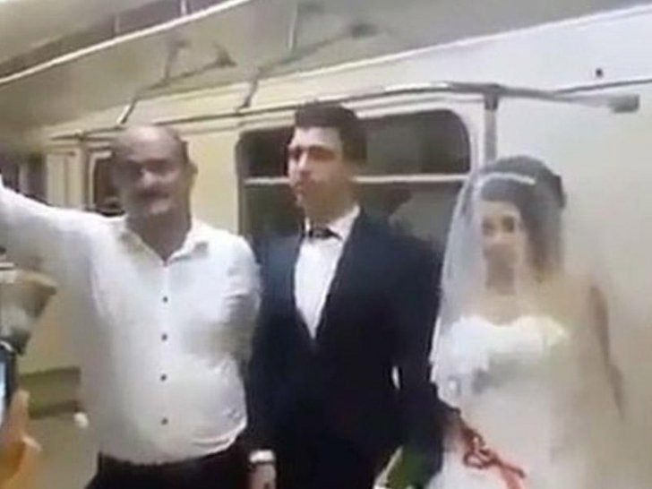 Bakıda bəy və gəlin toya metroda getdi -