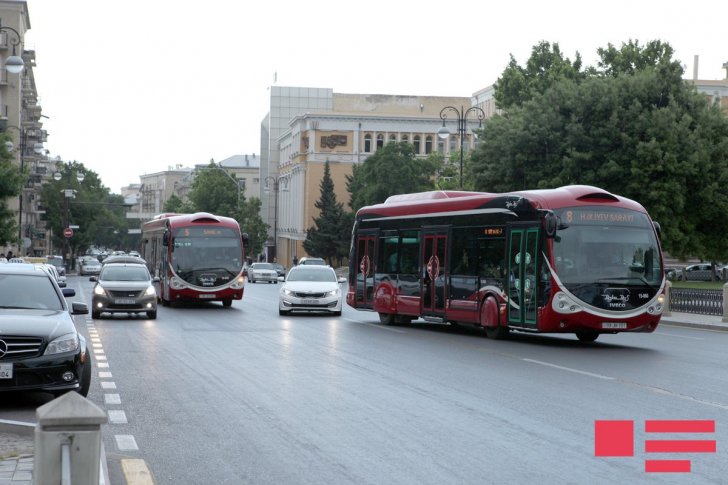 "BakuBus"dan avtobusda itən qızıl dolu oyuncaqla bağlı