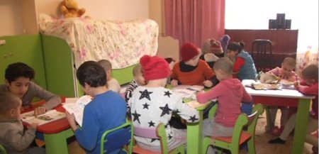 Bakıda ailə dramı: 3 uşağı küçəyə atdılar -