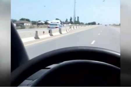 Əks yolda hərəkət edən yol polisi sürücülər üçün təhlükə yaradır -