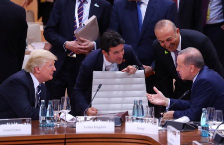Putinlə Trampın görüşündən ilk görüntülər -