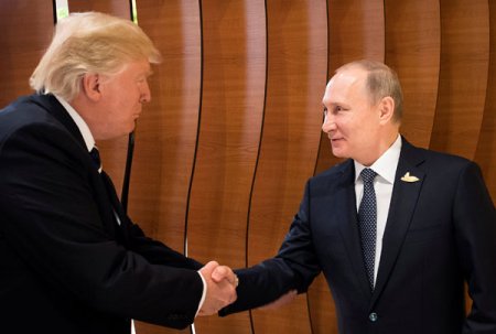 Putinlə Trampın görüşündən ilk görüntülər -