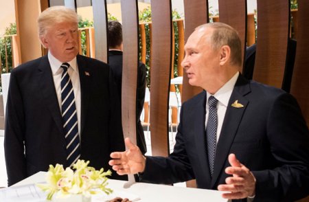 Putinlə Trampın görüşündən ilk görüntülər -
