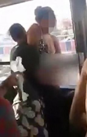 Şok kadrlar: əlil qadına avtobusda 6 gənc təcavüz etdi -