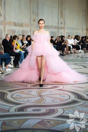 Yeni trend: QISA ƏTƏKLİ GƏLİNLİKLƏR - 