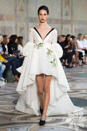 Yeni trend: QISA ƏTƏKLİ GƏLİNLİKLƏR - 