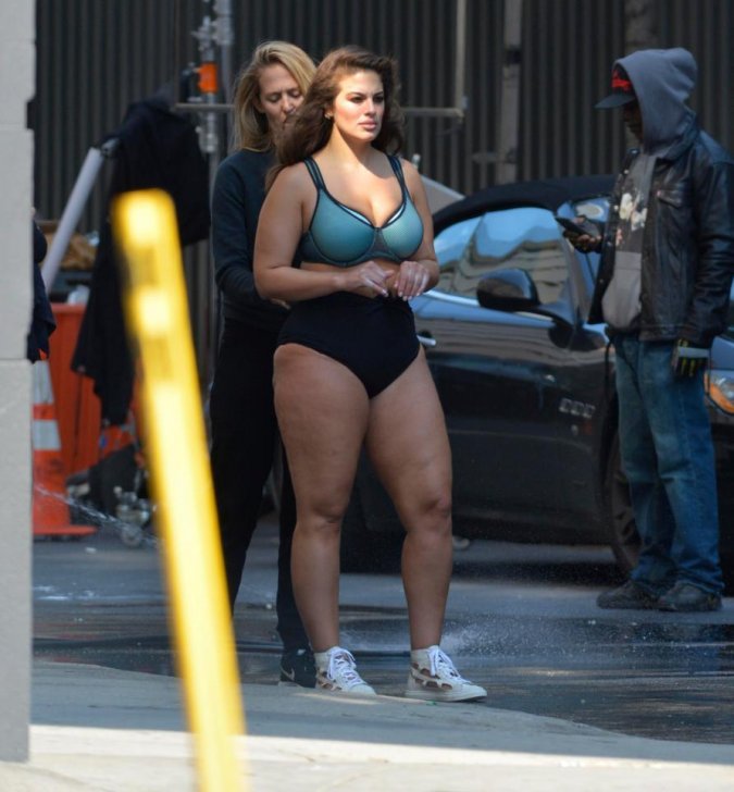 Kök model Eşli Qremdən yeni Kök model Eşli Qremdən yeni