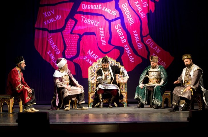 Milli Dram Teatrında yeni mövsümün açılışı olub