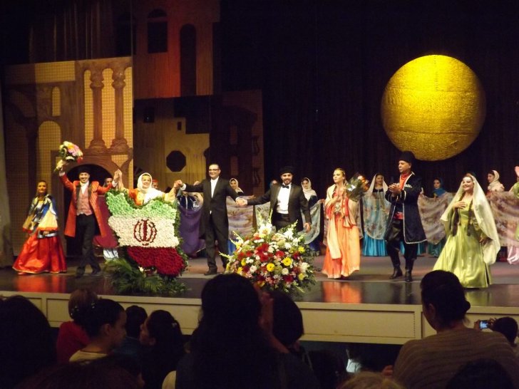 Musiqili Teatrda iki gün bayram ovqatı Musiqili Teatrda iki gün bayram ovqatı