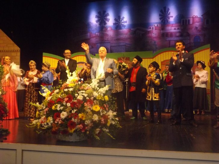 Musiqili Teatrda iki gün bayram ovqatı