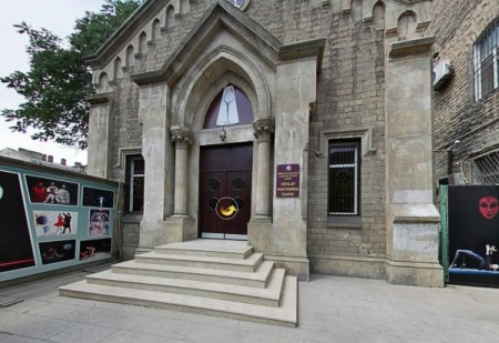 Pantomima Teatrı mövsümü “Qoca və Mələk”lə