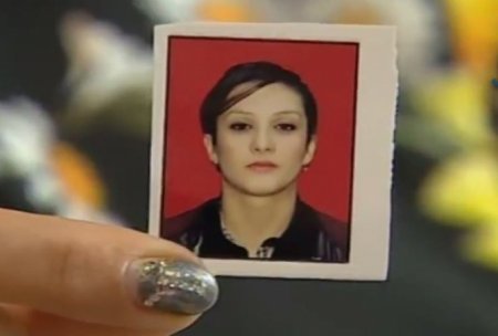 Qayınana oteldə tutduğu gəlininin çılpaq şəkillərini efirdə göstərdi - 