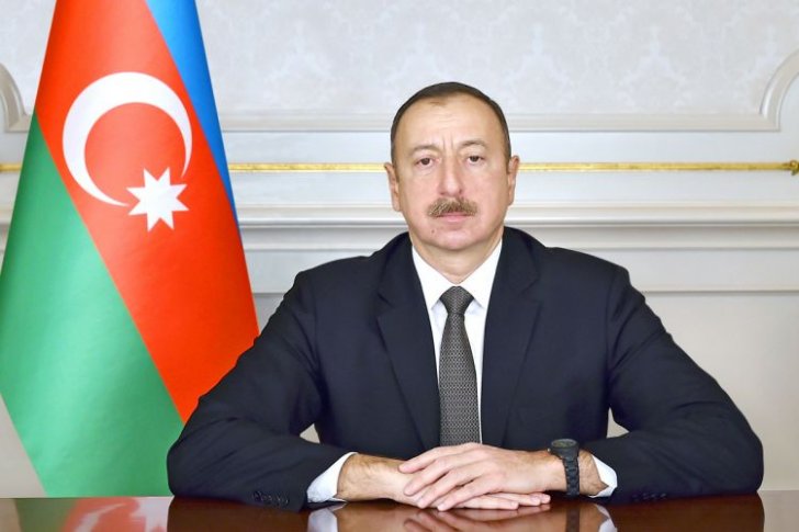 Prezident neft sənayesi işçilərini təltif edib -