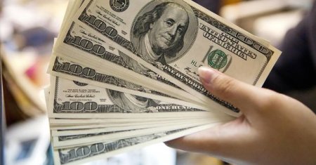 Qonşu ölkələrdə dollar